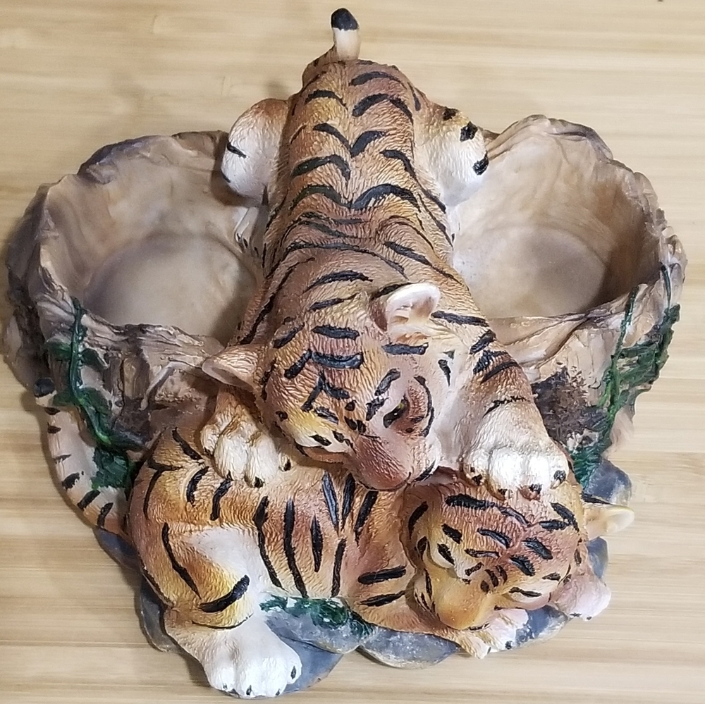 Tiger Lion Cubs Baby Resin Salt & Pepper Shaker 3pc Set - Picture 6 of 12